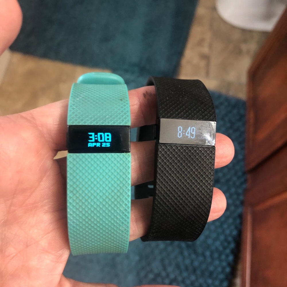 2 FitBit Charge HR